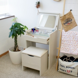 シンプル ドレッサーセット/化粧台・セット 木目 幅50cm 二口コンセント付き 強化ガラス天板 引出収納