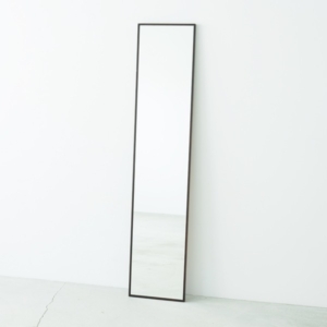 細枠ウォールミラー (/茶) 天然木 姿見鏡 スリム 高級感 木製 飛散防止加工 壁掛け 北欧風 玄関 トイレ 洗面 日本製 完成品 NK-6