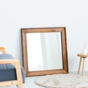 型フレームウォールミラー(680 680mm) ()天然木 北欧風 日本製 鏡 姿見 高級感 ドレッサー 木製 壁掛け モダン 木枠 玄関 トイレ 洗面 NK-17