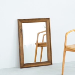 型フレームウォールミラー(580 830mm) ()天然木 北欧風 日本製 鏡 姿見 高級感 ドレッサー 全身 木製 壁掛け モダン 木枠 玄関 トイレ 洗面 NK-18