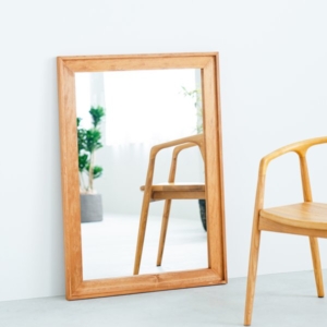 型フレームウォールミラー(730 1030mm)(ハニー) 天然木 北欧風 日本製 鏡 姿見 高級感 ドレッサー 全身 木製 壁掛け モダン 木枠 玄関 トイレ 洗面 NK-19
