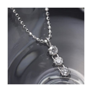 3ダイヤモンドペンダント/ネックレス