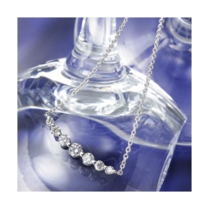 0.5ctティアラダイヤモンドペンダント/ネックレス