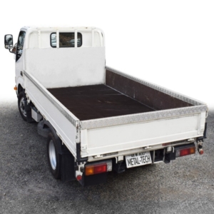 2トラック用 荷台あおり アオリ コの字型カバー 三菱キャンター 日野デュトロ トヨタダイナ アルミ 縞板 車用品 カー用品 代引不可