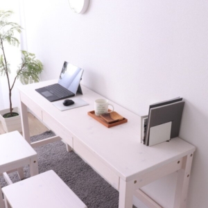 天然木 デスクセット デスク幅140 奥行45cm+2脚 引き出し付 おしゃれ 北欧風 パソコンデスク 机 PCデスク 組立品